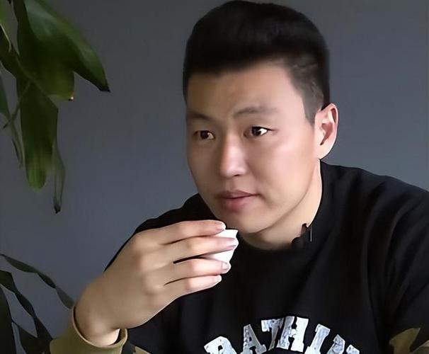 cba李根年新多少钱