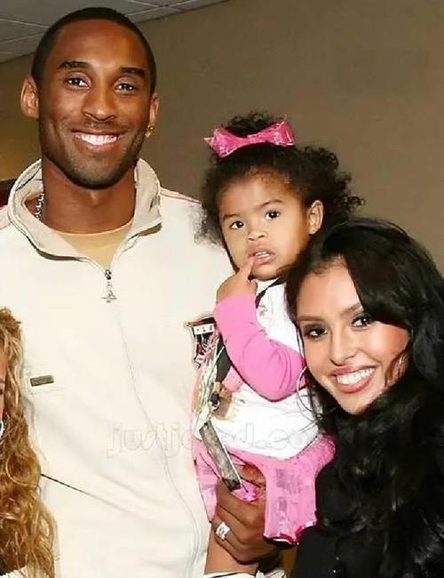 科比队友60岁迎来二婚的是谁