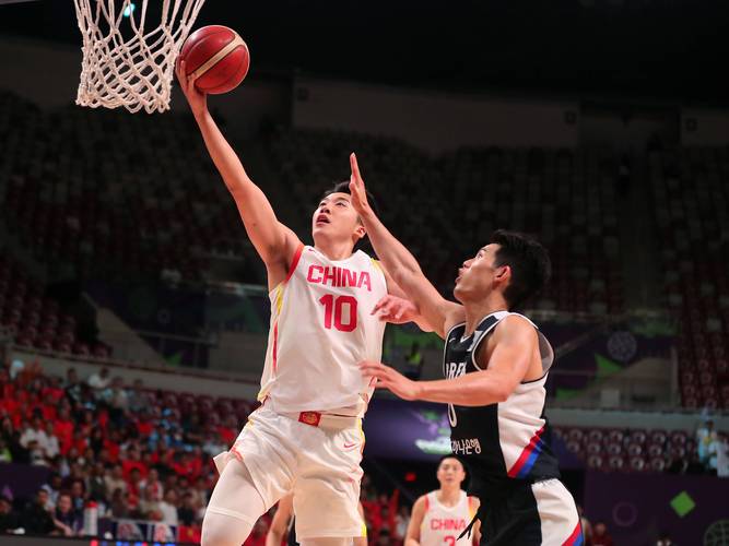 中国队和韩国男篮队的比赛