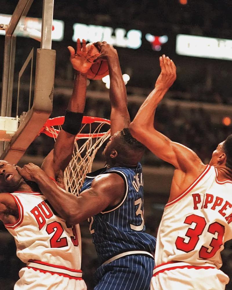 詹姆斯·奥尼尔