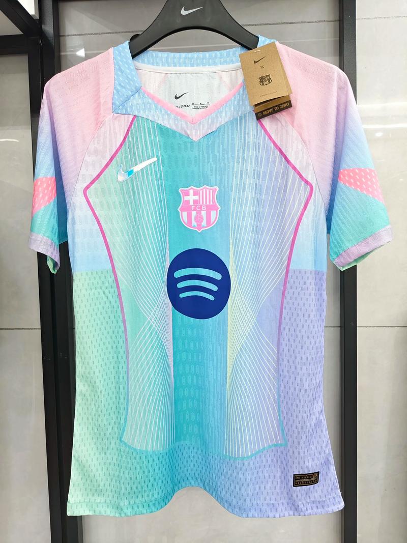 为什么巴萨没钱买球衣