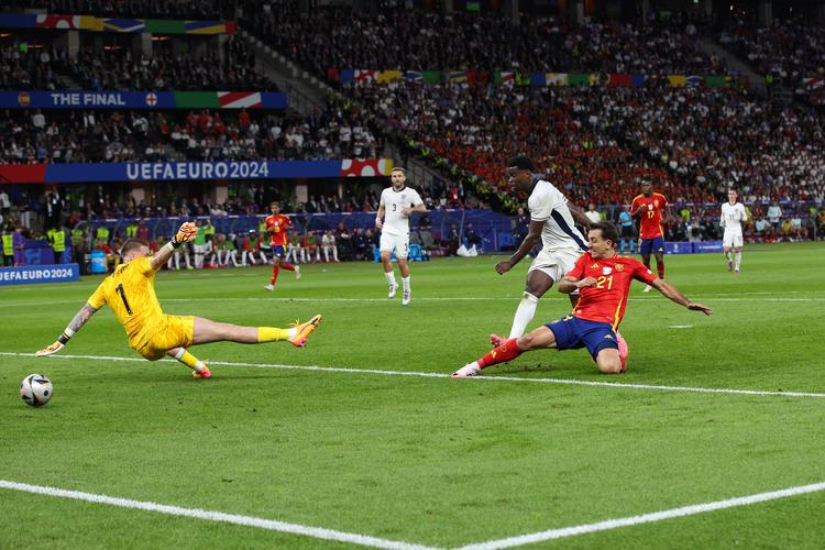 2012年欧洲杯决赛进球的是谁