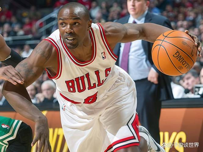 迈克詹姆斯薪水