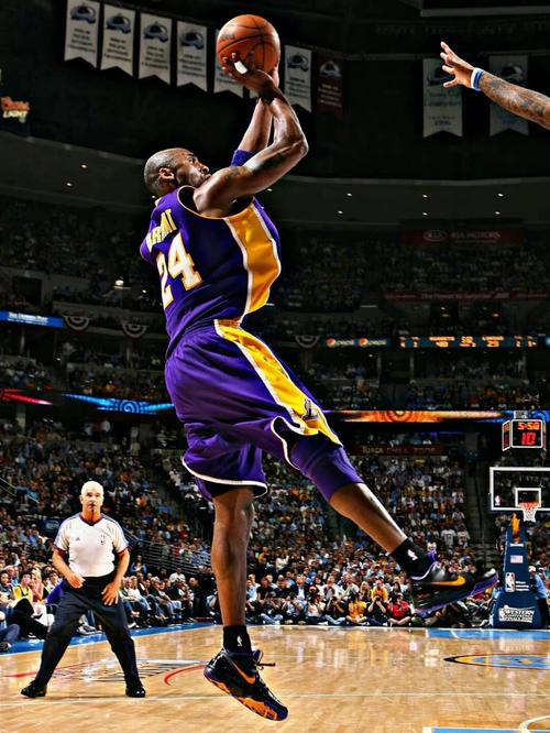 科比后仰跳投如何发力