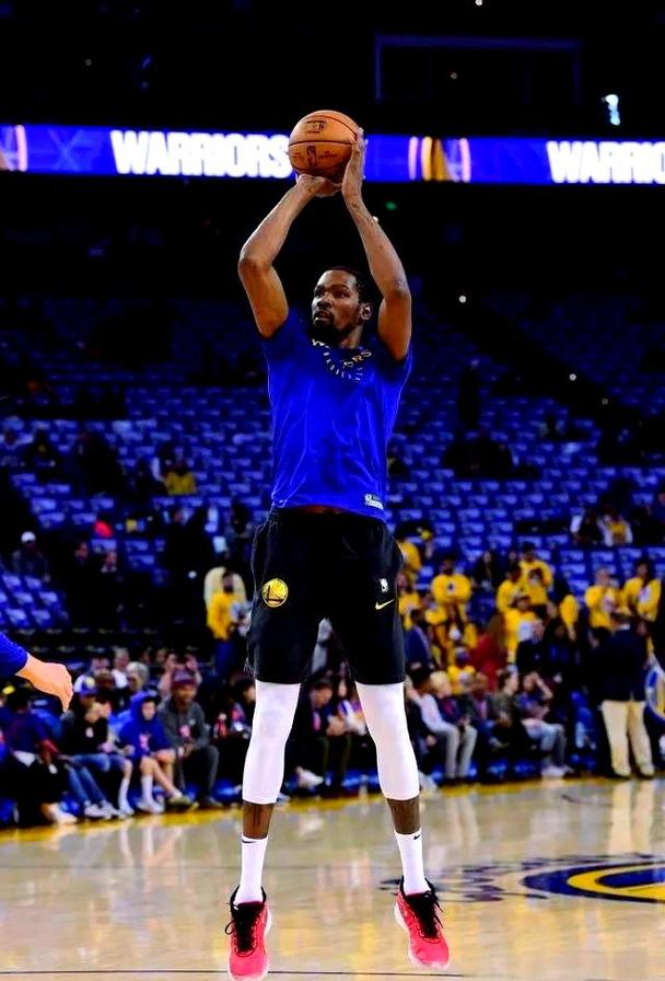 杜兰特身高臂展弹跳