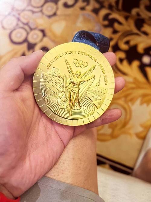 2008奥运的奖牌的样子