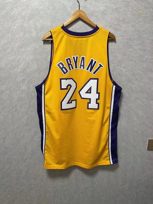 湖人队退役的球衣都有谁穿过