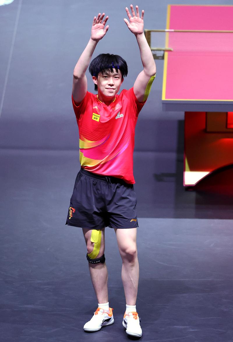 第一个蝉联奥运会乒乓球男子冠军的是