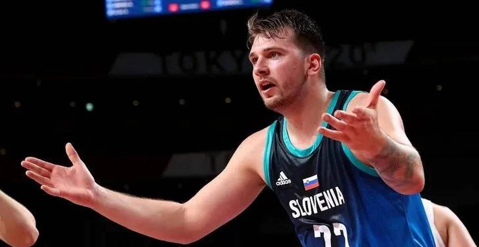 斯洛文尼亚77号篮球运动员