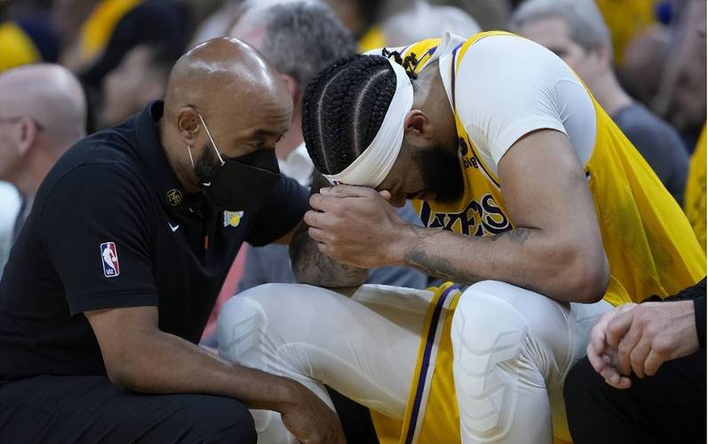 浓眉哥为什么老受伤