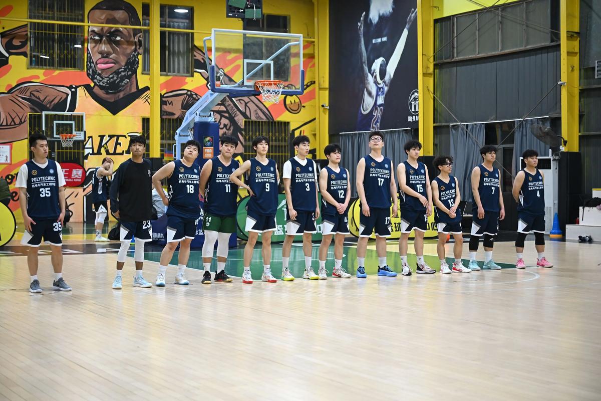 哪个篮球教练不会打球