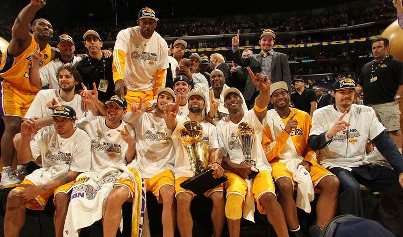 2020年湖人队总冠军首发阵容