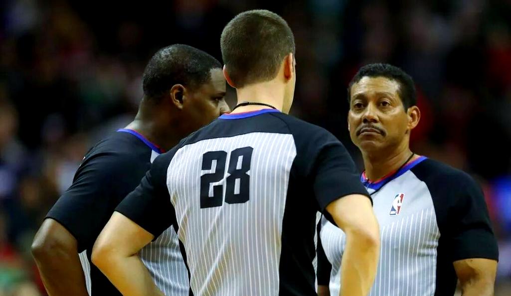 nba裁判一年能挣多少钱啊