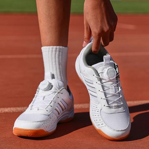 乒乓球鞋 羽毛球鞋的区别