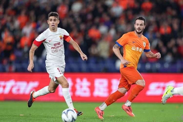 2021欧洲杯烽火燃情，哪些球队将闪耀群英？