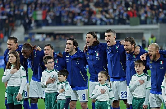 2006年世界杯，卡佩罗的意大利防线如铁壁般坚固