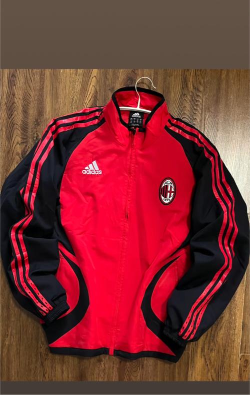 2020意大利国家队战袍：红黑激情，荣耀之战的见证者