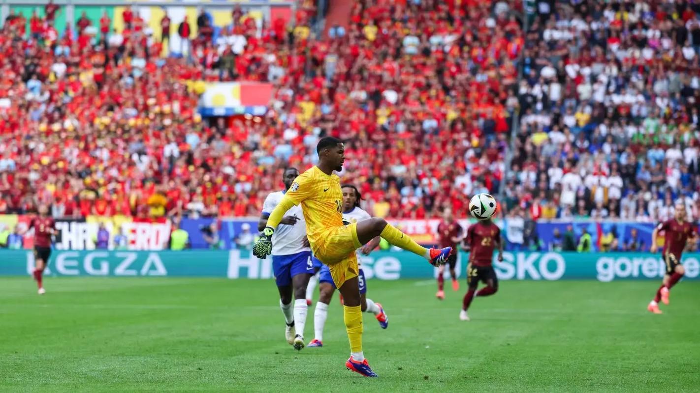 2016年法国欧洲杯：激情燃烧的足球盛宴，赛程表里的每一刻都让人心跳加速！