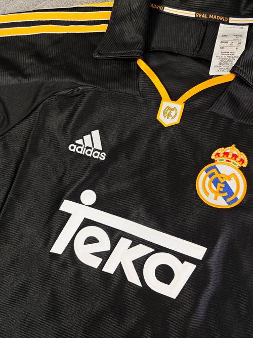 2020款皇马战袍：红蓝交织，荣耀归来