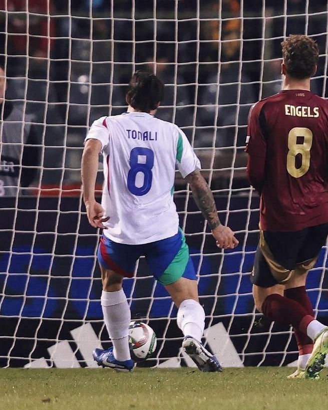 2014年意大利国家队：蓝衣军团的重生之旅